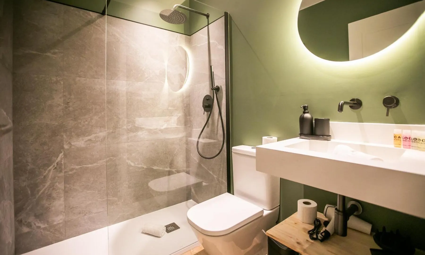 P4Mal1053 - Fantastic Apartment Sagrada Familia Barcelona 0*,  Spanien